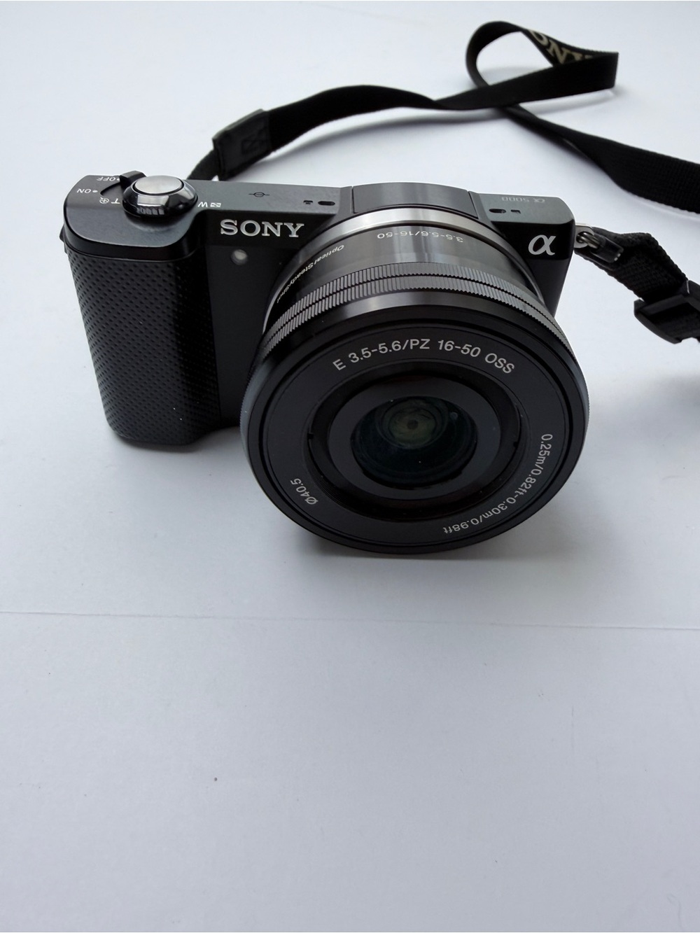 Sony Alpha a5000 20.1MP Mirrorless Camera 16-50mm OSS Lens Black + Bag